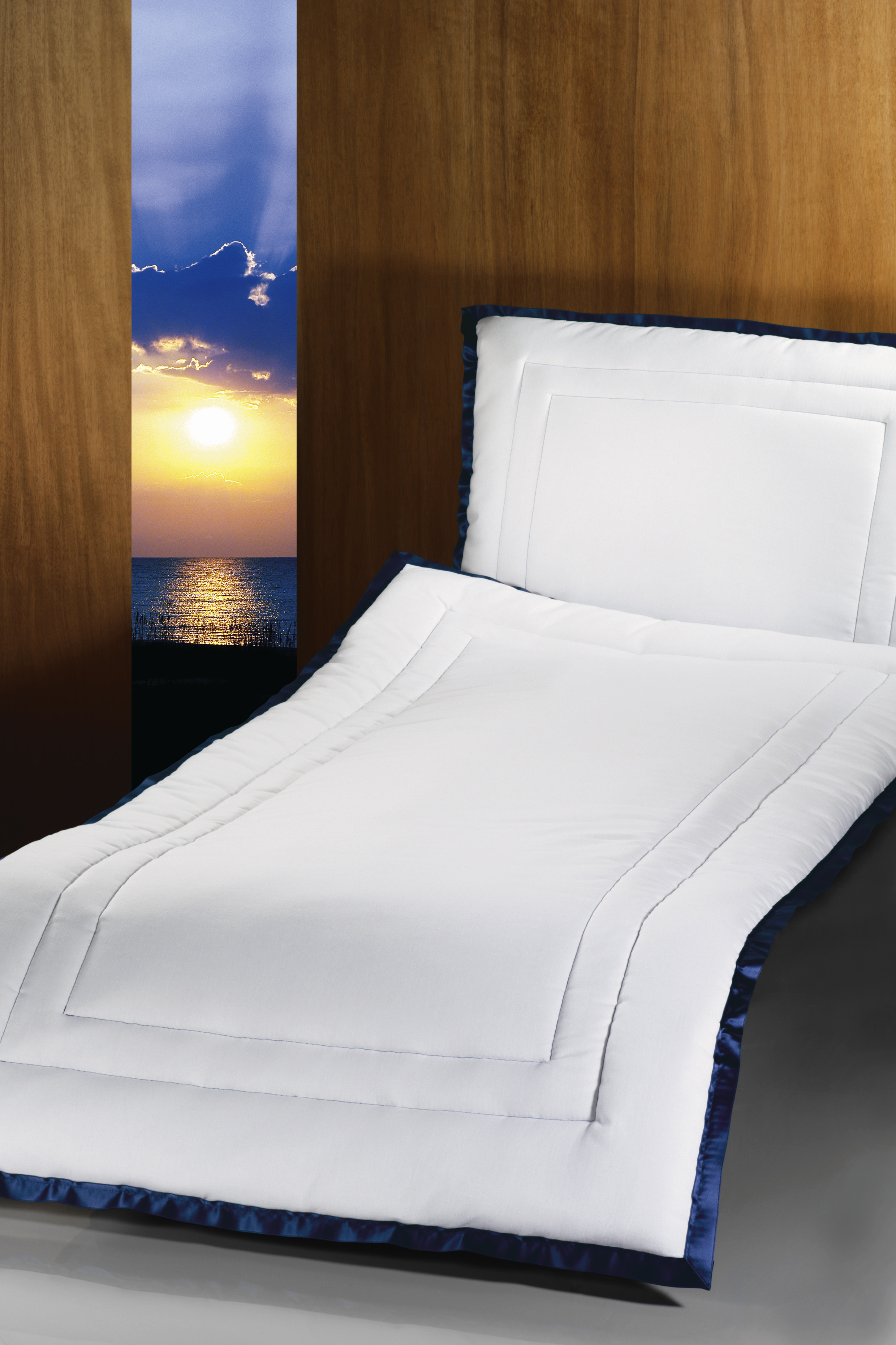 Deckengarnitur 0158 Stoff, blaue Litze und Steppung