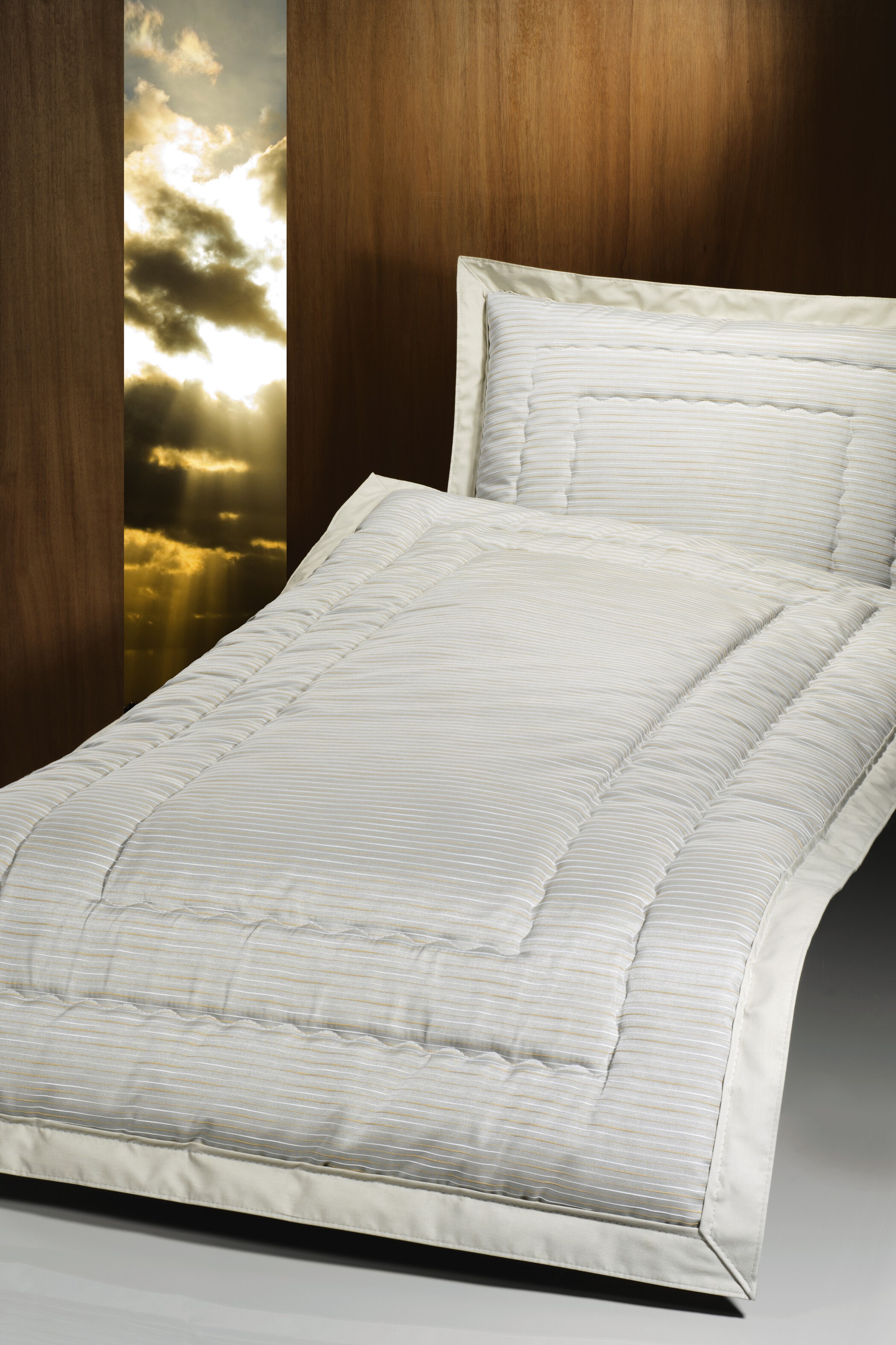 Deckengarnitur 1480 London grau, dezent gestreift, grauer Steg